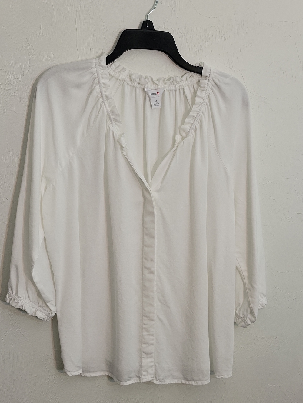 intro. White Ruffled V-Neck Peasant Blouse